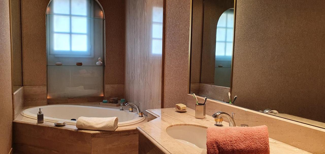 La Casa De Margarita Y Sisco, Villa Avec Piscine カルカソンヌ エクステリア 写真
